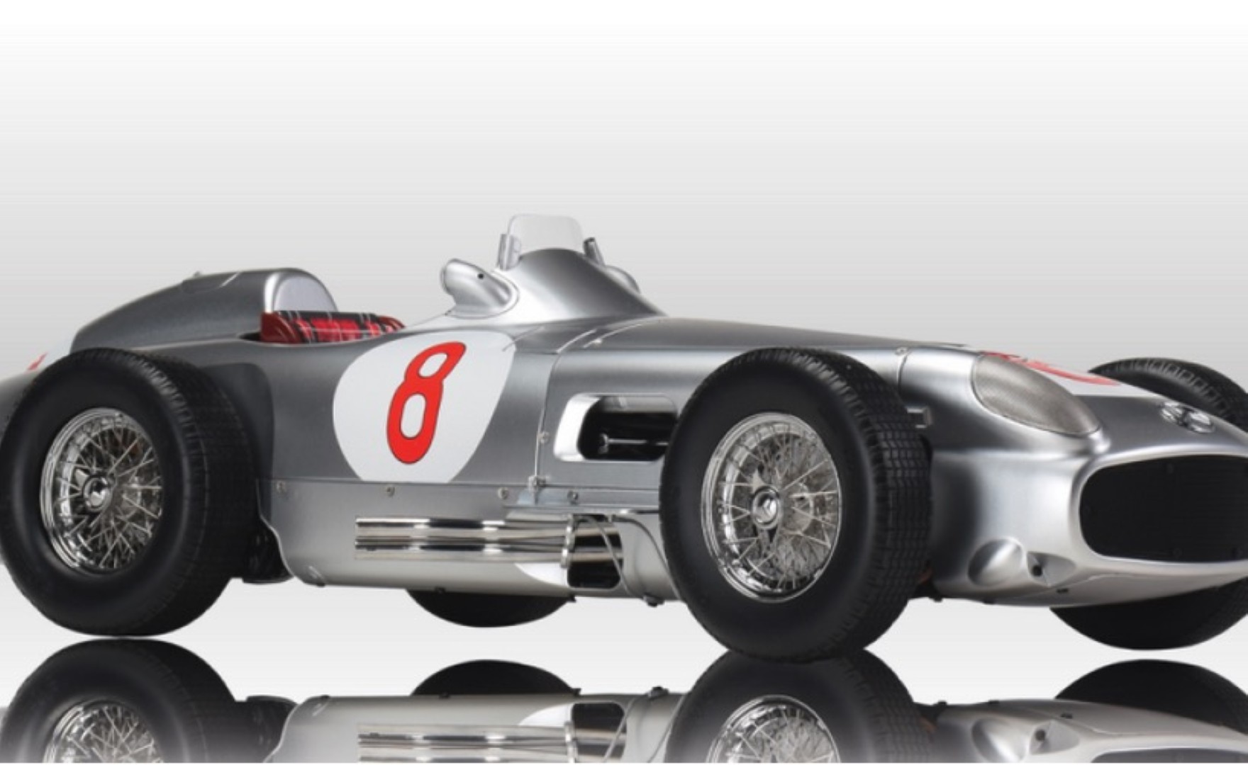 IXO 1/8 MERCEDES W196 JM.FANGIO #8 Diecast Kit